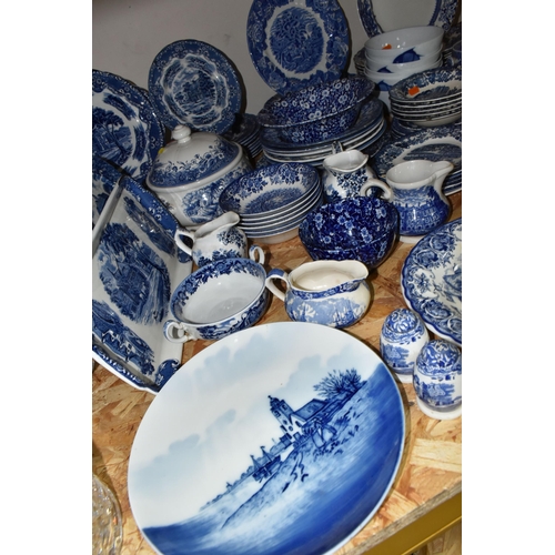 330 - A QUANTITY OF BLUE AND WHITE DINNER WARES, over one hundred pieces, to include Keeling & Co Marlboro... 