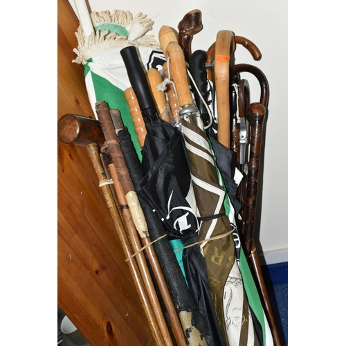 337 - A BOX AND LOOSE VINTAGE GOLF CLUBS, WALKING STICKS, UMBRELLAS AND SUNDRY ITEMS, to include four hick... 