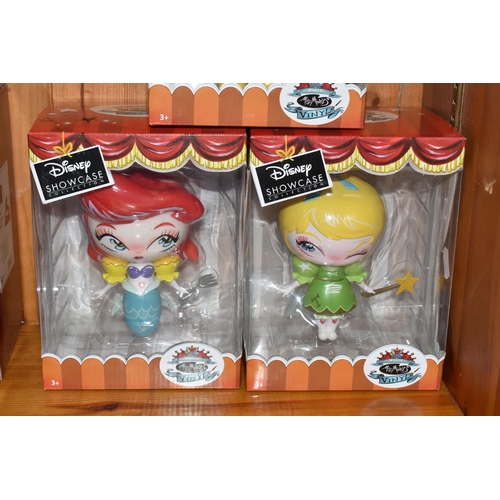 426 - A FULL SET OF FIVE BOXED DISNEY SHOWCASE COLLECTION 'THE WORLD OF MISS MINDY' FIGURES, comprising Ti... 