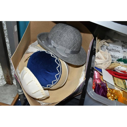 431 - THREE BOXES AND TWO SUITCASES CONTAINING HATS, BAGS AND HABERDASHERY, to include a collection of lad... 