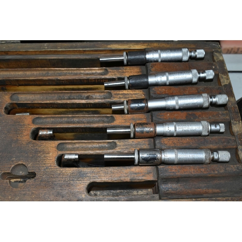 467 - AN OAK BOX CONTAINING FIVE MOORE & WRIGHT MICROMETERS, to measure from 1-2 inches up to 5-6 inches, ... 