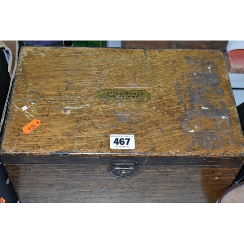 467 - AN OAK BOX CONTAINING FIVE MOORE & WRIGHT MICROMETERS, to measure from 1-2 inches up to 5-6 inches, ... 