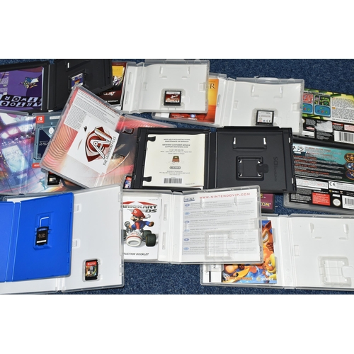 468 - COLLECTION OF MOSTLY BOXED NINTENDO CARTRIDGES, includes Ace Attorney Apollo Justice, Ace Attorney I... 