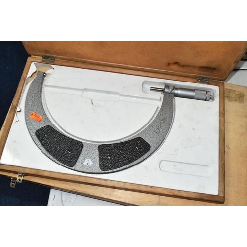 495 - FOUR BOXED FEINMESS SUHL MICROMETERS, comprising a 250mm-275mm, 8-9 inch, 10-11 inch and 11-12 inch,... 