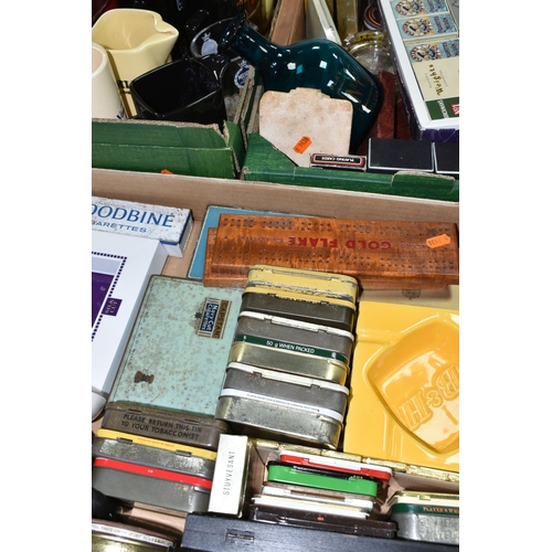 524 - A LARGE COLLECTION OF TOBACCO AND CIGARETTE ADVERTISING SUNDRIES, to include three Bakelite cribbage... 