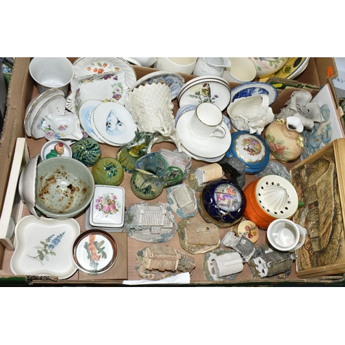 533 - THREE BOXES AND LOOSE CERAMICS AND GLASS, to include a boxed Grindley Cream Petal coffee set, compri... 