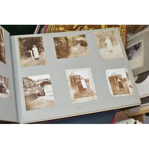 534 - SIX PHOTOGRAPH ALBUMS & LOOSE PHOTOGRAPHS  containing a large number of photographs from Great Brita... 