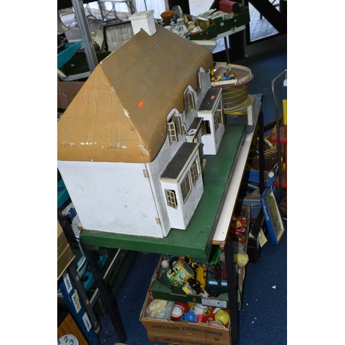 546 - A QUANTITY OF VINTAGE CHILDRENS TOYS ETC, to include a 1930s Triang Princess Elizabeth dolls house i... 