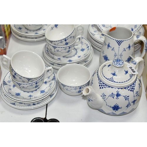 548 - MASON'S, FURNIVALS AND FRANCISCAN 'DENMARK' TEA AND DINNER WARES, comprising six dinner plates, teap... 