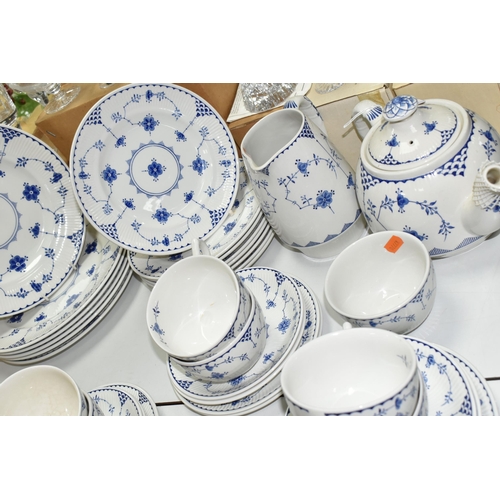 548 - MASON'S, FURNIVALS AND FRANCISCAN 'DENMARK' TEA AND DINNER WARES, comprising six dinner plates, teap... 