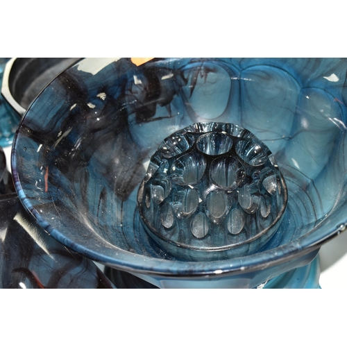 564 - A QUANTITY OF BLUE AND AMBER DAVIDSON CLOUD GLASS WARES, to include a large flower bowl with frog an... 