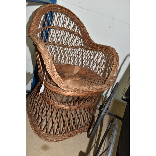 571 - AN ANTIQUE CHILDRENS DOLLS PRAM, together with a small wicker chair, Condition Report: pram in need ... 