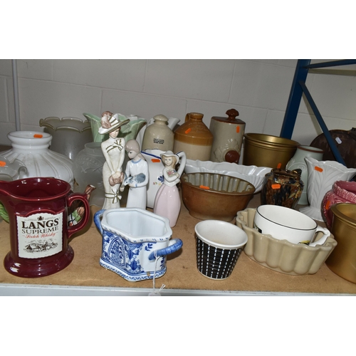 591 - A QUANTITY OF CERAMICS, comprising a Denby 'Burlington' planter, a Castle Ceramics Langs Supreme Sco... 