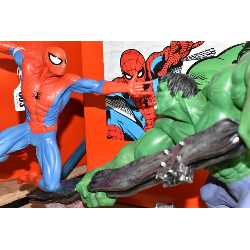 603 - A BOXED ENESCO MARVEL 'SPIDER-MAN VS HULK' FIGURE GROUP, depicting the two superheroes in an action ... 