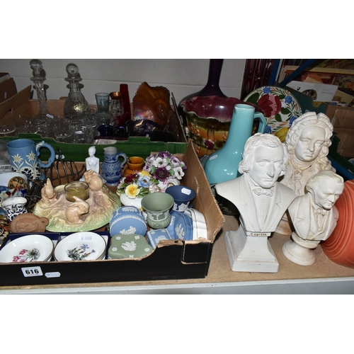 616 - TWO BOXES AND LOOSE CERAMICS AND GLASS WARES, to include an American Homer Laughlin 'Fiesta' jug in ... 