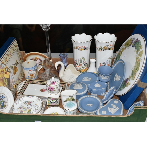 716 - ONE BOX OF NAMED CERAMICS, to include a Wedgwood blue Jasperware collection of trinket boxes and dis... 