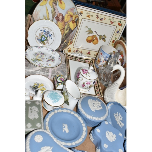 716 - ONE BOX OF NAMED CERAMICS, to include a Wedgwood blue Jasperware collection of trinket boxes and dis... 