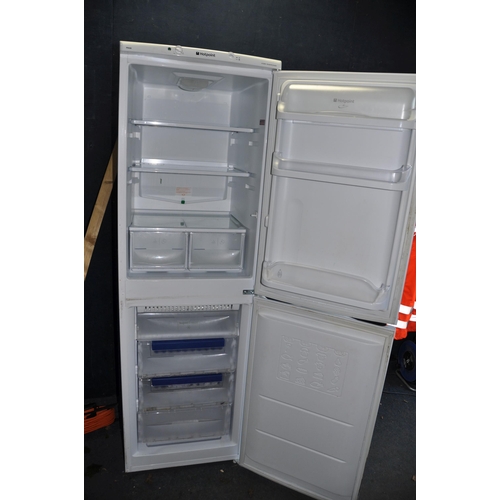 1098 - A HOTPOINT FFA52 FRIDGE FREEZER width 53cm depth 60cm height 175cm (PAT pass and working at 5 and -2... 