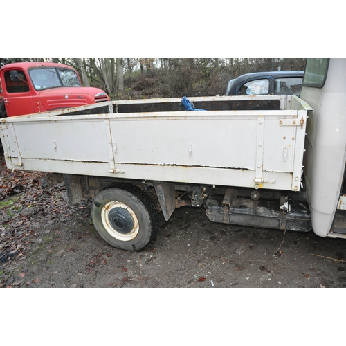 999 - A 1984 BEDFORD CF2 250P PICK UP TRUCK IN GREY, REGISTRATION NUMBER B53 LDX, first registered August ... 