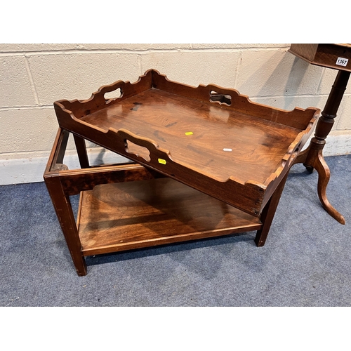 1367 - A GEORGIAN MAHOGANY TRAY TOP BUTLERS TABLE, with a wavy gallery and four handles, width 72cm x depth... 