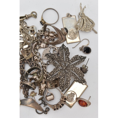 35 - AN ASSORTMENT OF SILVER AND WHITE METAL JEWELLERY, to include a heavy gents flat curb link bracelet,... 