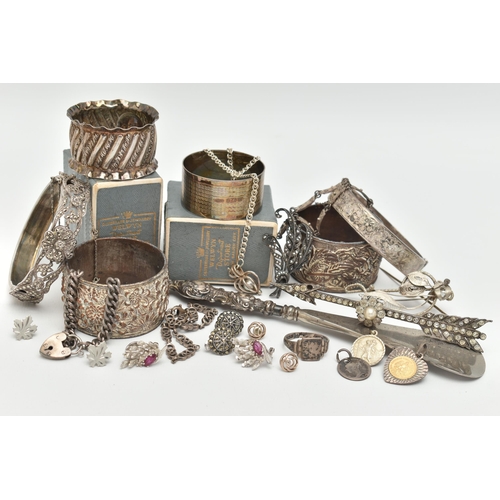 47 - A BAG OF ASSORTED SILVER AND WHITE METAL JEWELLERY, to include a silver floral marcasite set, hinged... 