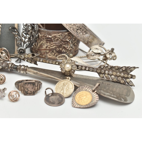 47 - A BAG OF ASSORTED SILVER AND WHITE METAL JEWELLERY, to include a silver floral marcasite set, hinged... 