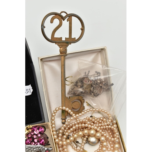 63 - A SELECTION OF MAINLY COSTUME JEWELLERY, to include a charm bracelet with heart padlock clasp, an Ex... 