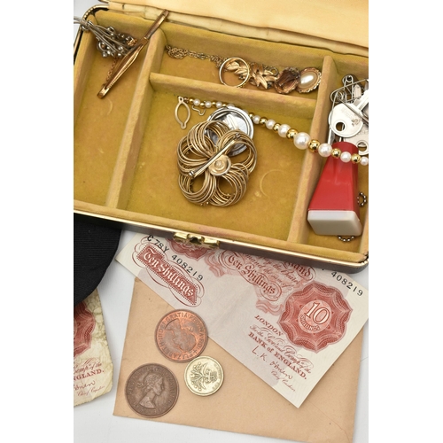 65 - AN OPEN FACE POCKET WATCH AND OTHER ITEMS, a 'Services Army' open face pocket watch, together with c... 