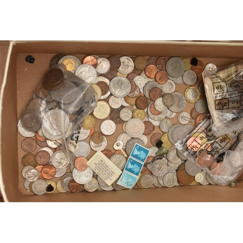 82 - A BOX OF MISCELLANEOUS ITEMS AND COINS, to include a Parker pen with 14k nib, a broken ring stamped ... 