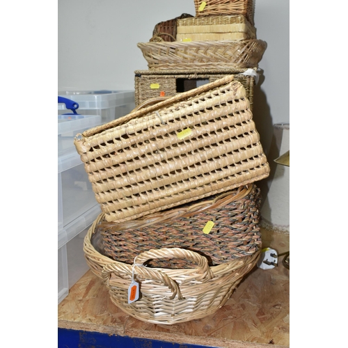 443 - A COLLECTION OF BASKETS, fourteen baskets of different shapes, sizes and materials, including a smal... 