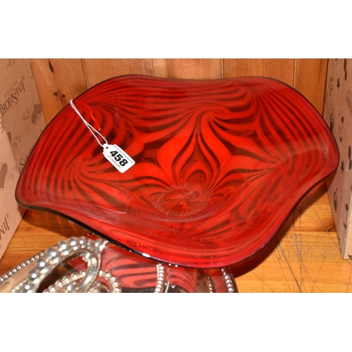 458 - A RICHARD P GOLDING, A CONTEMPORARY STUDIO GLASS FOOTED BOWL SIGNED AND DATED 2012, trailed red glas... 