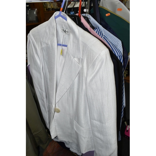 488 - A SMALL QUANTITY OF LADIES AND GENTS CLOTHING ETC, to include a Ladies George green leather jacket -... 