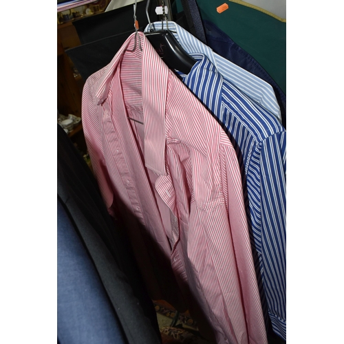 488 - A SMALL QUANTITY OF LADIES AND GENTS CLOTHING ETC, to include a Ladies George green leather jacket -... 