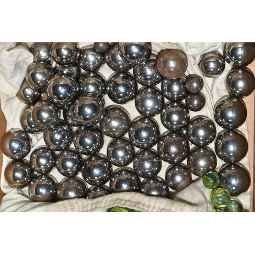 512 - A BOX OF VINTAGE GLASS MARBLES AND STEEL BALLS, assorted sizes