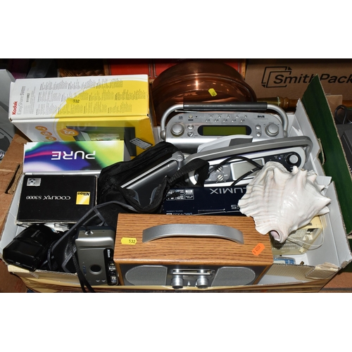 532 - FOUR BOXES OF AUDIO EQUIPMENT AND MISCELLANEOUS SUNDRIES, to include a Roberts Classic 939 radio, a ... 