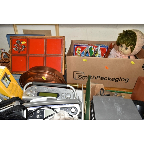 532 - FOUR BOXES OF AUDIO EQUIPMENT AND MISCELLANEOUS SUNDRIES, to include a Roberts Classic 939 radio, a ... 