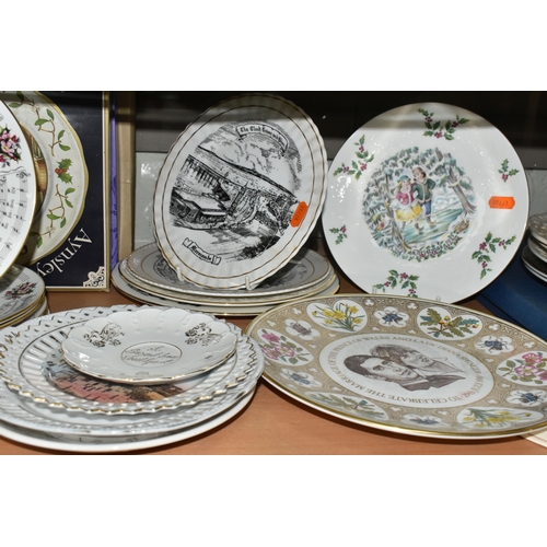 605 - A QUANTITY OF COLLECTORS PLATES, to include various Royal Doulton Christmas plates, Shakespeare and ... 