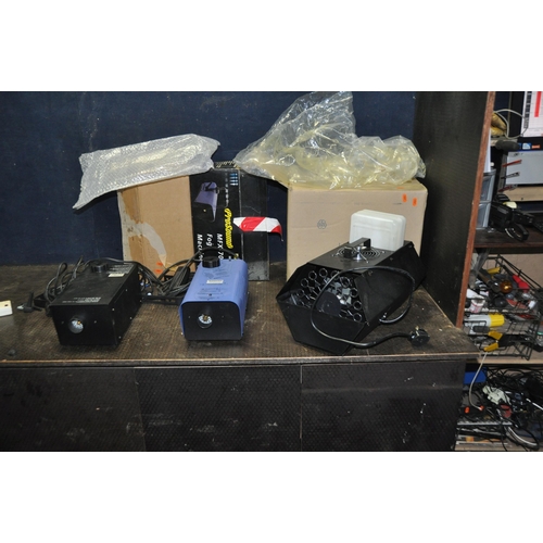 1056 - A PROSOUND MFX-700 FOG MACHINE with remote and original box, another smoke machine and a bubble mach... 