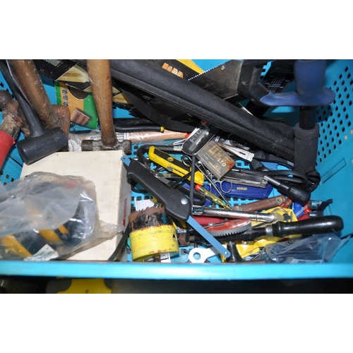 1058 - A TRAY CONTAINING HAND TOOLS including a Woolworths detail sander(untested), hammers, saws, a Record... 