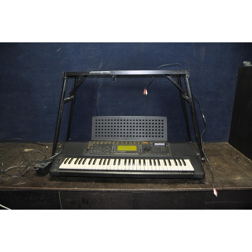 1097 - A YAMAHA PSR520 ELECTRONIC KEYBOARD with power supply and folding stand (PAT pass and working)