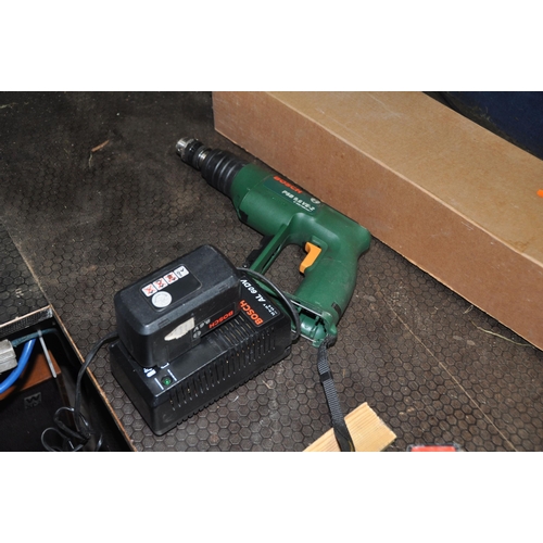 1116 - A BOSCH PSB 9.6VE-2 CORDLESS DRILL with charger and one battery (battery doesn't appear to charge so... 