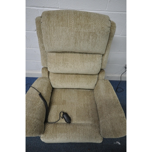 1328 - A RESTWELL GREEN UPHOLSTERED ELECTRIC RISE AND RECLINE ARMCHAIR (condition report: PAT pass and work... 