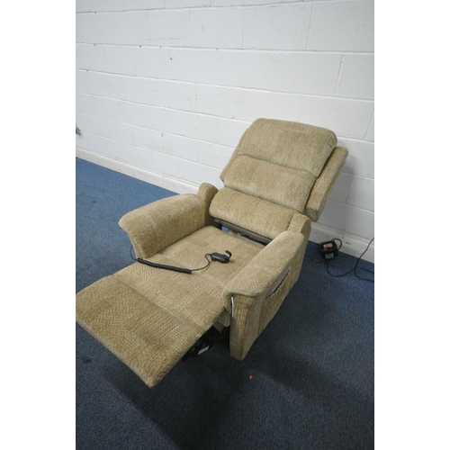 1328 - A RESTWELL GREEN UPHOLSTERED ELECTRIC RISE AND RECLINE ARMCHAIR (condition report: PAT pass and work... 