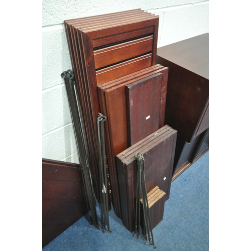 1213 - A MODERN MAHOGANY EFFECT FREE STANDING LADDERAX SYSTEM, comprising a three drawer section, width 90c... 