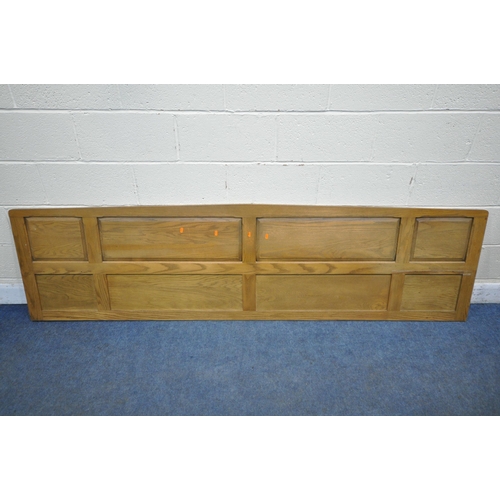 1256 - A WEBBER FURNITURE CROYDON RANGE OAK THREE PIECE BEDROOM SUITE, comprising a dressing table, with a ... 