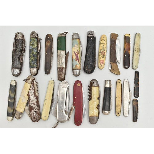 105 - A BOX OF ASSORTED PEN KNIVES, twenty one knives varying in size, (condition report: general heavy we... 
