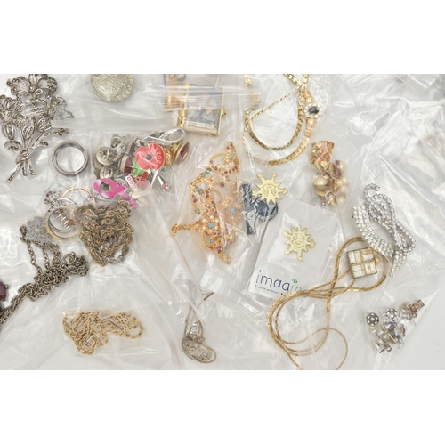 108 - A BAG OF ASSORTED COSTUME JEWELLERY AND WATCHES, assorted jewellery items, including a signed 'Holly... 