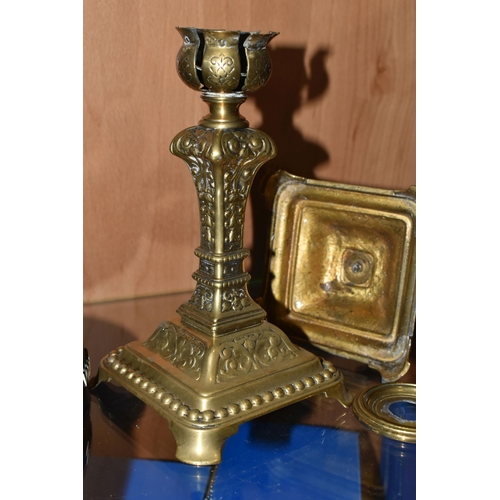 360 - A SET OF BRASS POSTAL SCALES, comprising scales set on an oak plinth with 4oz, 2oz and 1.5 oz brass ... 