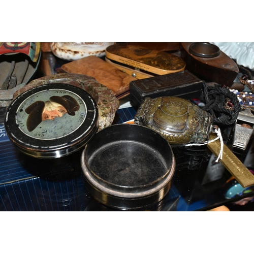 389 - A GROUP OF TREEN, METAL WARE AND MISCELLANEOUS ITEMS, to include an Asian lime paste container (or K... 